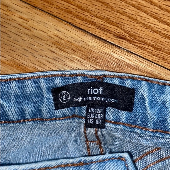 High Rise Mom Jeans - Picture 8 of 8